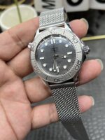VS Factory Omega Seamaster Diver 300M 42mm James Bond 60th Anniversary Mesh Bracelet (210.30.42.20.03.002) 1:1 Super Clone – DD8806 Movement – Bild 6