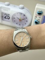VS Factory Rolex Oyster Perpetual 41mm Candy Pink Lacquer Dial Smooth Bezel Oyster Bracelet (124300 Custom) 1:1 Super Clone – DD3230 Movement – Bild 3