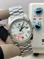 VS Factory (V2) Rolex Day-Date 40mm White Roman Dial Fluted Bezel President Bracelet (228239) 1:1 Super Clone – DD3255 Movement – Bild 3