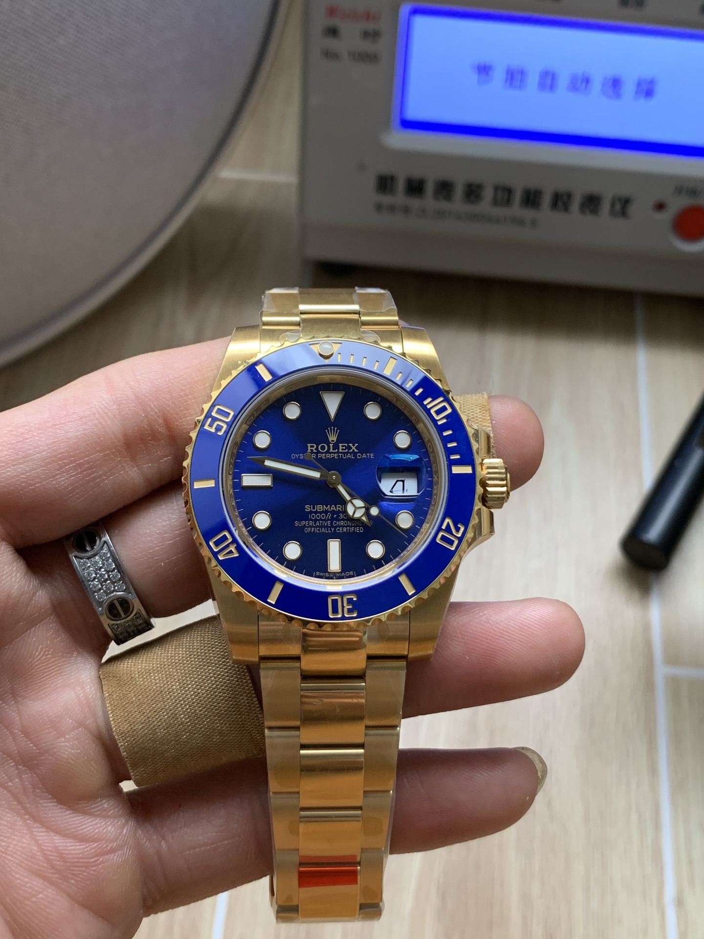vsf-10527-8ec13a8f3c-i1749988852419_8970_0_0 VS Factory Rolex Submariner Date “Solid Gold Blue” 41mm (126618LB) 1:1 Super Clone – DD3235 Movement – Bild 1