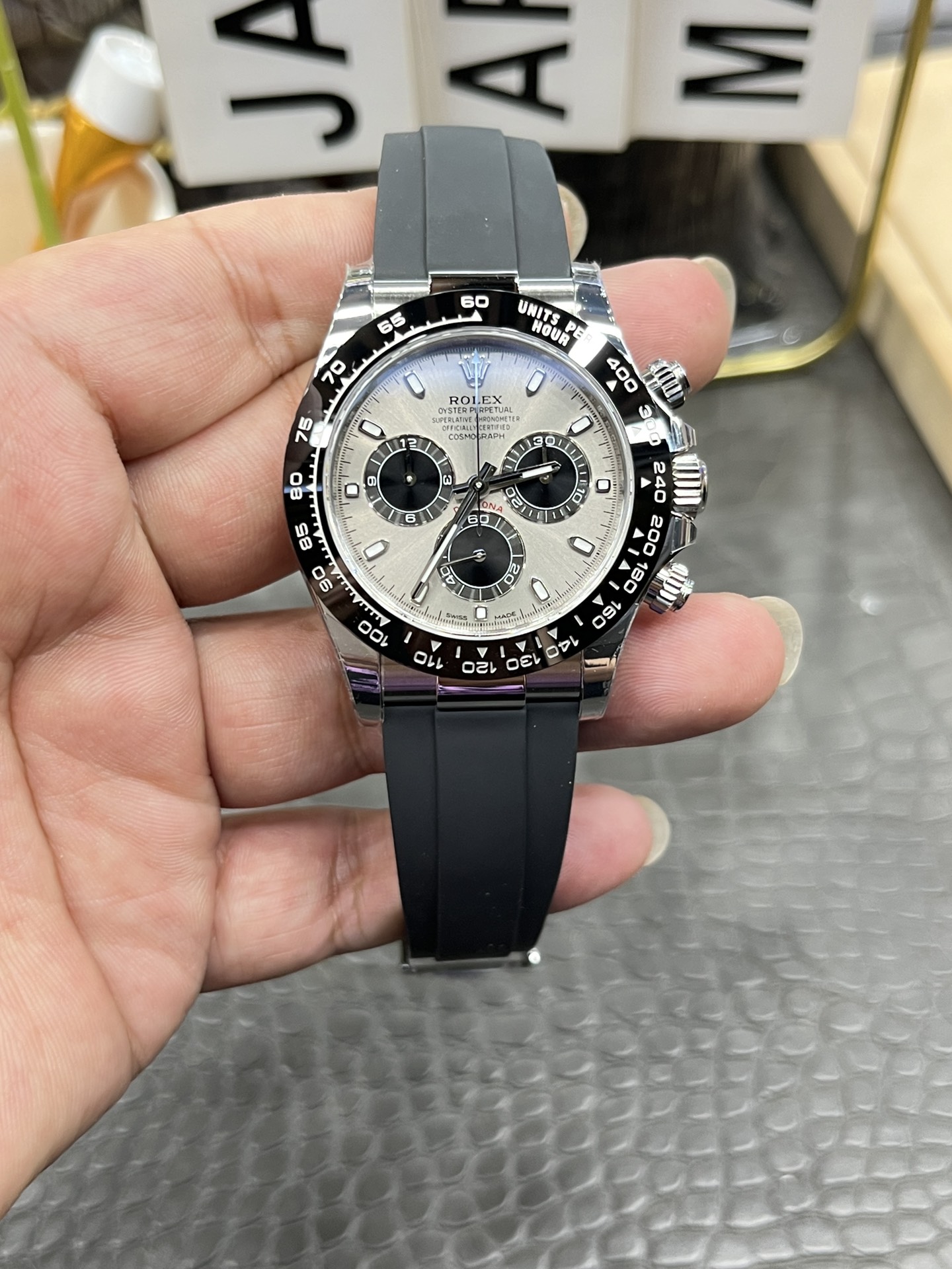 vsf-11077-19a65c744e-i1745511797_3658_5-1 VS Factory Rolex Cosmograph Daytona “Grey Ghost” Slate Dial (116519LN) 1:1 Super Clone – DD4130 Movement – Bild 1