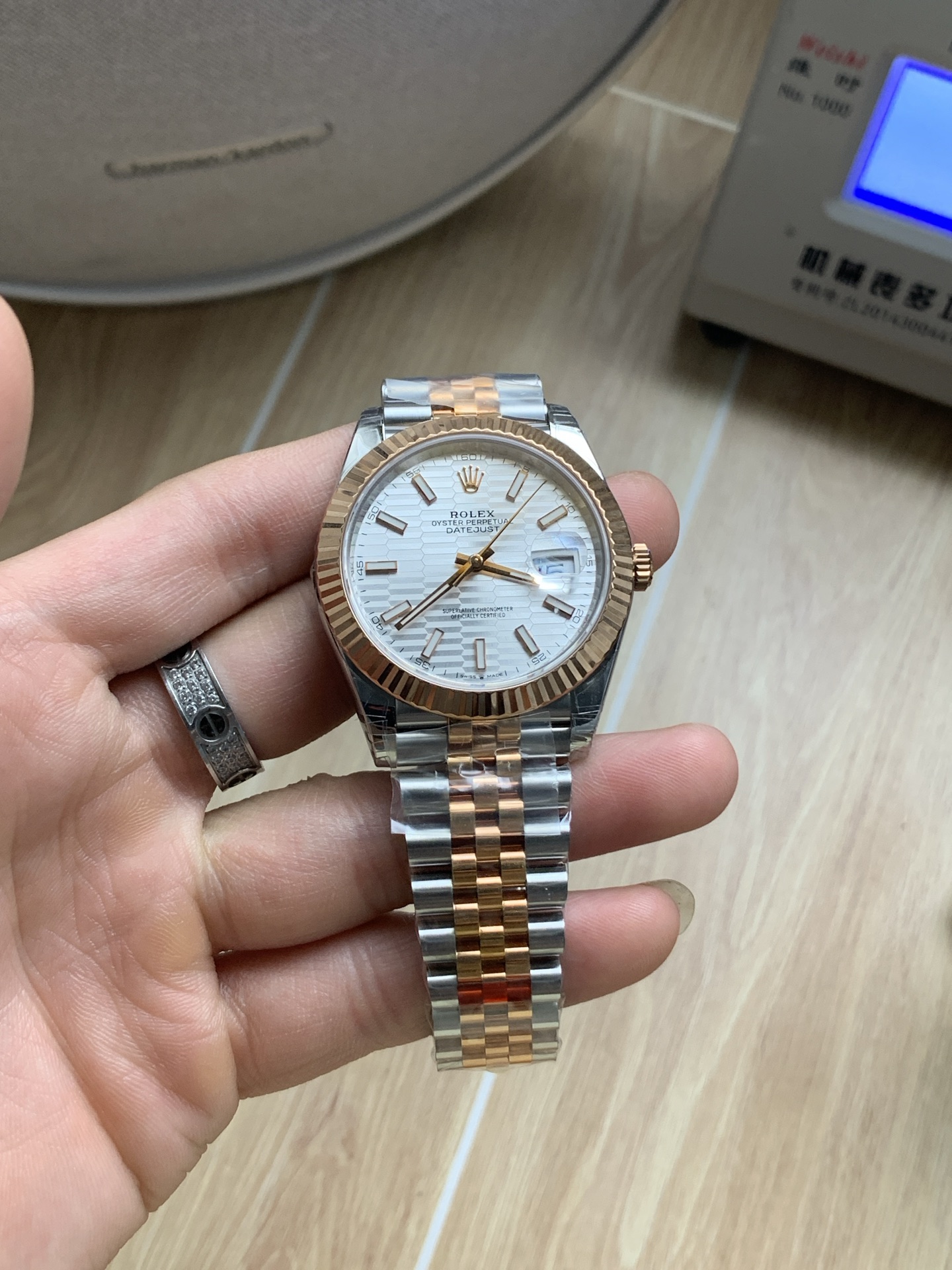 VS Factory Rolex Datejust 41mm Two-Tone Rose Gold Silver Fluted Motif Dial Jubilee Bracelet (126331) 1:1 Super Clone – DD3235 Movement