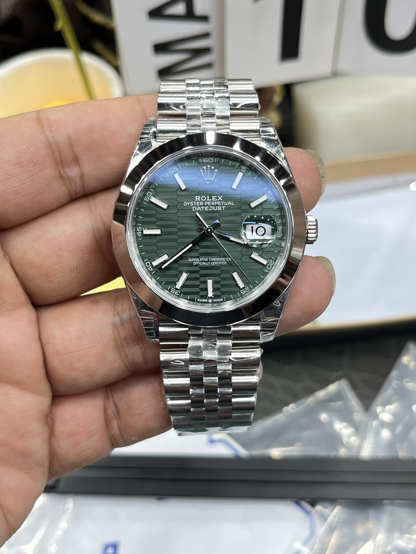 VS Factory Rolex Datejust 41mm Green Fluted Motif Dial Smooth Bezel Jubilee Bracelet (126300) 1:1 Super Clone – DD3235 Movement