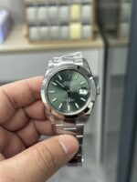 VS Factory Rolex Datejust 41mm Mint Green Sunburst Dial Smooth Bezel Oyster Bracelet (126300) 1:1 Super Clone – DD3235 Movement – Bild 2