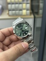 VS Factory Rolex Datejust 41mm Mint Green Sunburst Dial Smooth Bezel Oyster Bracelet (126300) 1:1 Super Clone – DD3235 Movement – Bild 3