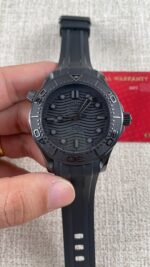 VS Factory Omega Seamaster Diver 300M 43.5mm “Black Black” Full Ceramic (210.92.43.20.01.003) 1:1 Super Clone – DD8806 Movement – Bild 2