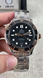 VS Factory Omega Seamaster Diver 300M 42mm Two-Tone 18K Sedna Gold Black Wave Dial (210.20.42.20.01.001) 1:1 Super Clone – DD8800 Movement – Bild 3