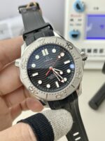 VS Factory Omega Seamaster Diver 300M 42mm “Nekton Edition” Titanium Bezel Black Rubber Strap (210.32.42.20.01.002) 1:1 Super Clone – DD8806 Movement – Bild 2