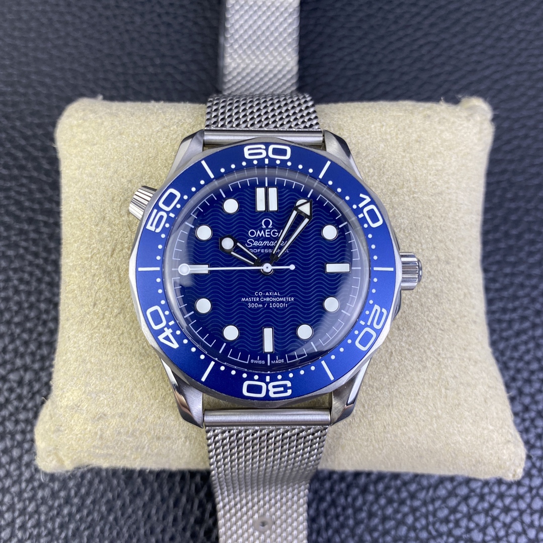 vsf-13513-bfc99bb8c2-i1682433089_8556_0-1 VS Factory Omega Seamaster Diver 300M 42mm James Bond 60th Anniversary Mesh (210.30.42.20.03.002) 1:1 Super Clone – DD8806 Movement – Bild 1