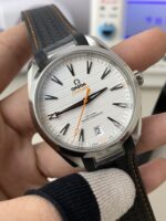 VS Factory Omega Seamaster Aqua Terra 150M 41mm White Dial Orange Rubber Strap (220.12.41.21.02.002) 1:1 Super Clone – DD8900 Movement – Bild 4