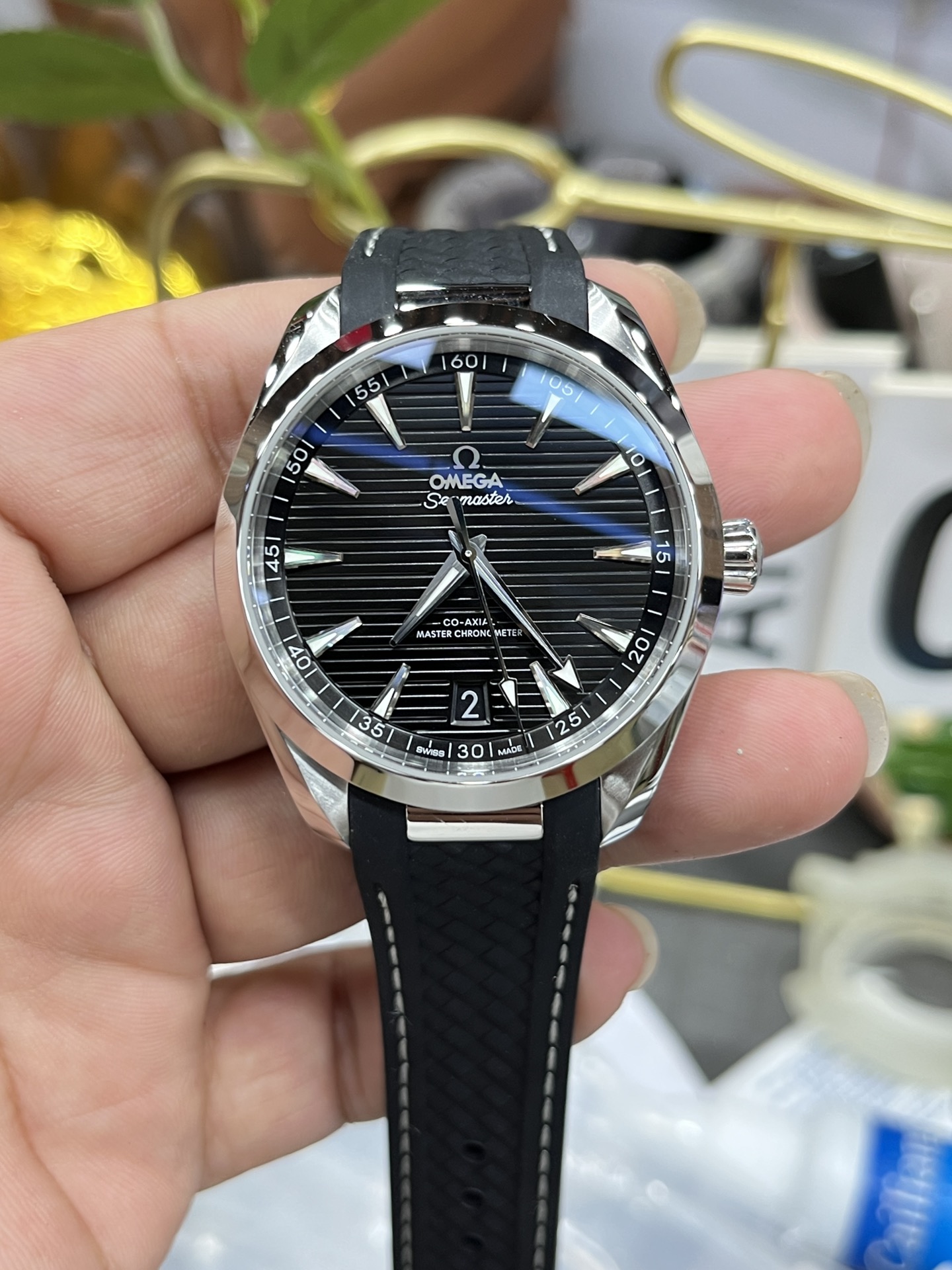 vsf-13657-b212420639-i1712513770_1570_0-1 VS Factory Omega Seamaster Aqua Terra 150M 41mm Black Dial Black Rubber Strap (220.12.41.21.01.001) 1:1 Super Clone – DD8900 Movement – Bild 1