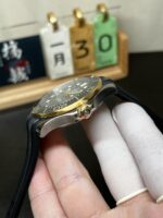 VS Factory Omega Seamaster Diver 300M 42mm Two-Tone Yellow Gold Black Dial (210.22.42.20.01.001) 1:1 Super Clone – DD8800 Movement – Bild 4