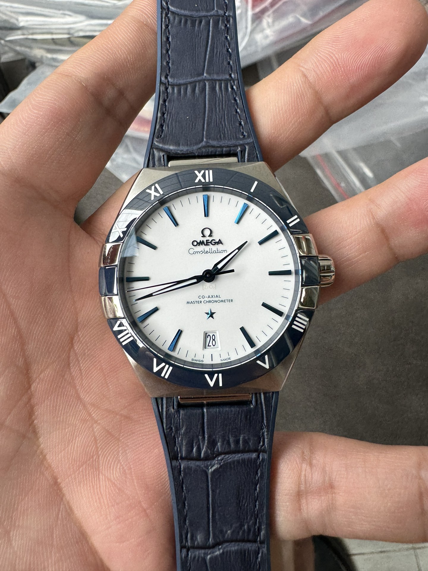 vsf-14151-9ae345aab2-i1722261475_5786_8-1 VS Factory Omega Constellation Master Chronometer 41mm White Dial Blue Ceramic Bezel (131.33.41.21.04.001) 1:1 Super Clone – DD8900 Movement – Bild 1