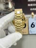 VS Factory Rolex Day-Date 40 Yellow Gold Green Roman Dial (228238) V2 1:1 Super Clone – DD3255 Movement – Bild 7