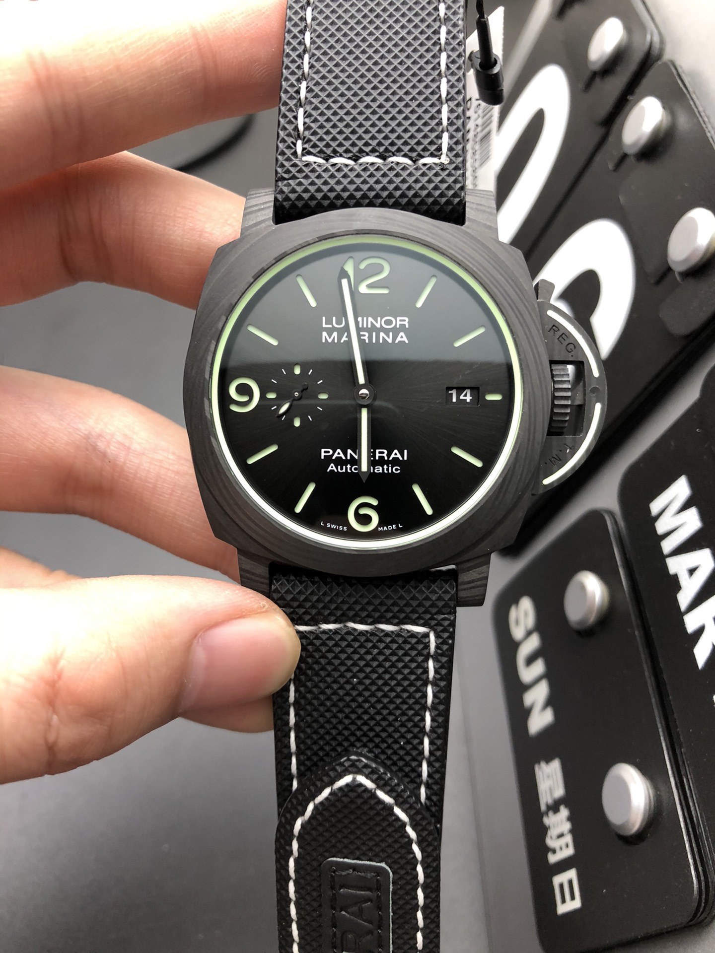 vsf-14686-8cbaad8e2a-i1646501370_4502_0-1 VS Factory Panerai Luminor Marina Carbotech 44mm PAM01661 1:1 Super Clone – DDP.9010 Movement – Bild 1