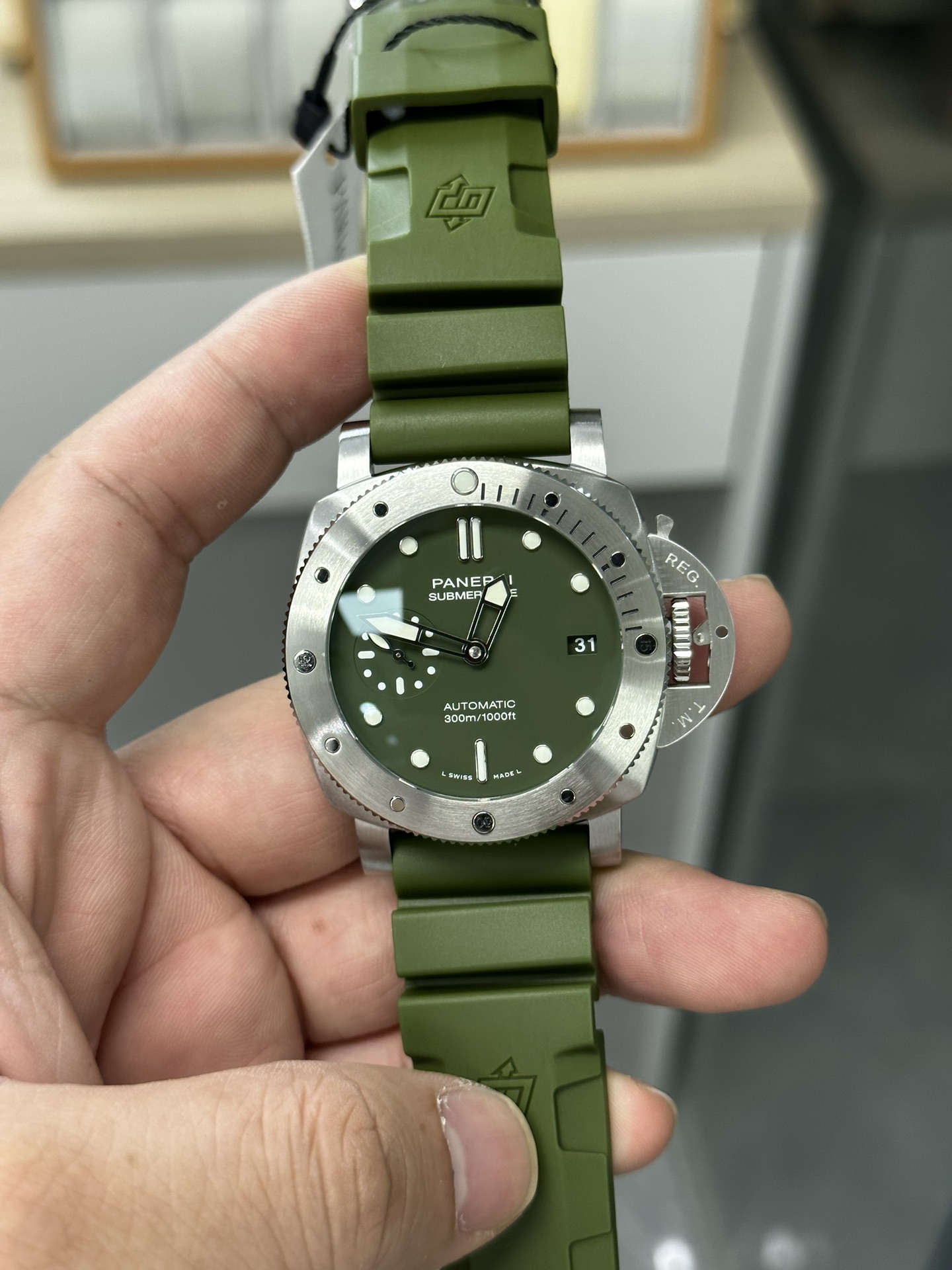 vsf-15250-4a1a606c2b-a1693834530378_1042-1 VS Factory Panerai Submersible “Verde Militare” 42mm PAM01055 1:1 Super Clone – DDP.900 Movement – Bild 1