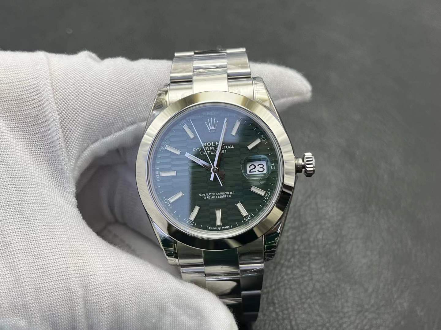 vsf-15332-3ff34ebb50-2026-04-18_115539_276 VS Factory Rolex Datejust 41 Ref. 126334 “Mint Green Fluted Motif” Smooth Bezel 1:1 Super Clone – DD3235 Movement – Bild 1