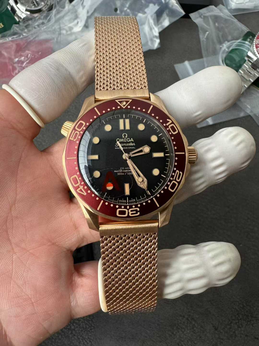 vsf-15520-058e136e62-2026-04-20_161415_423 VS Factory Omega Seamaster 300M 007 “NTTD” Custom Rose Gold(210.60.42.20.03.001) 1:1 Super Clone – DD8806 Movement – Bild 1