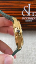 VS Factory Omega Seamaster Diver 300M “Green & Gold” (210.62.42.20.10.001) 1:1 Super Clone – DD8800 Movement – Bild 6