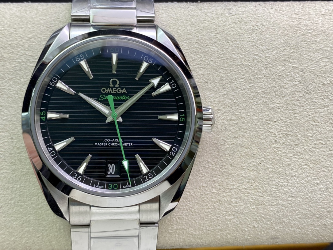 vsf-15985-03f07c5dd3-i1645828557_2089_0-1 VS Factory Omega Seamaster Aqua Terra 150M 41mm Black Teak Dial Green Accents Stainless Steel Bracelet (220.10.41.21.01.001) 1:1 Super Clone – DD8900 Movement – Bild 1