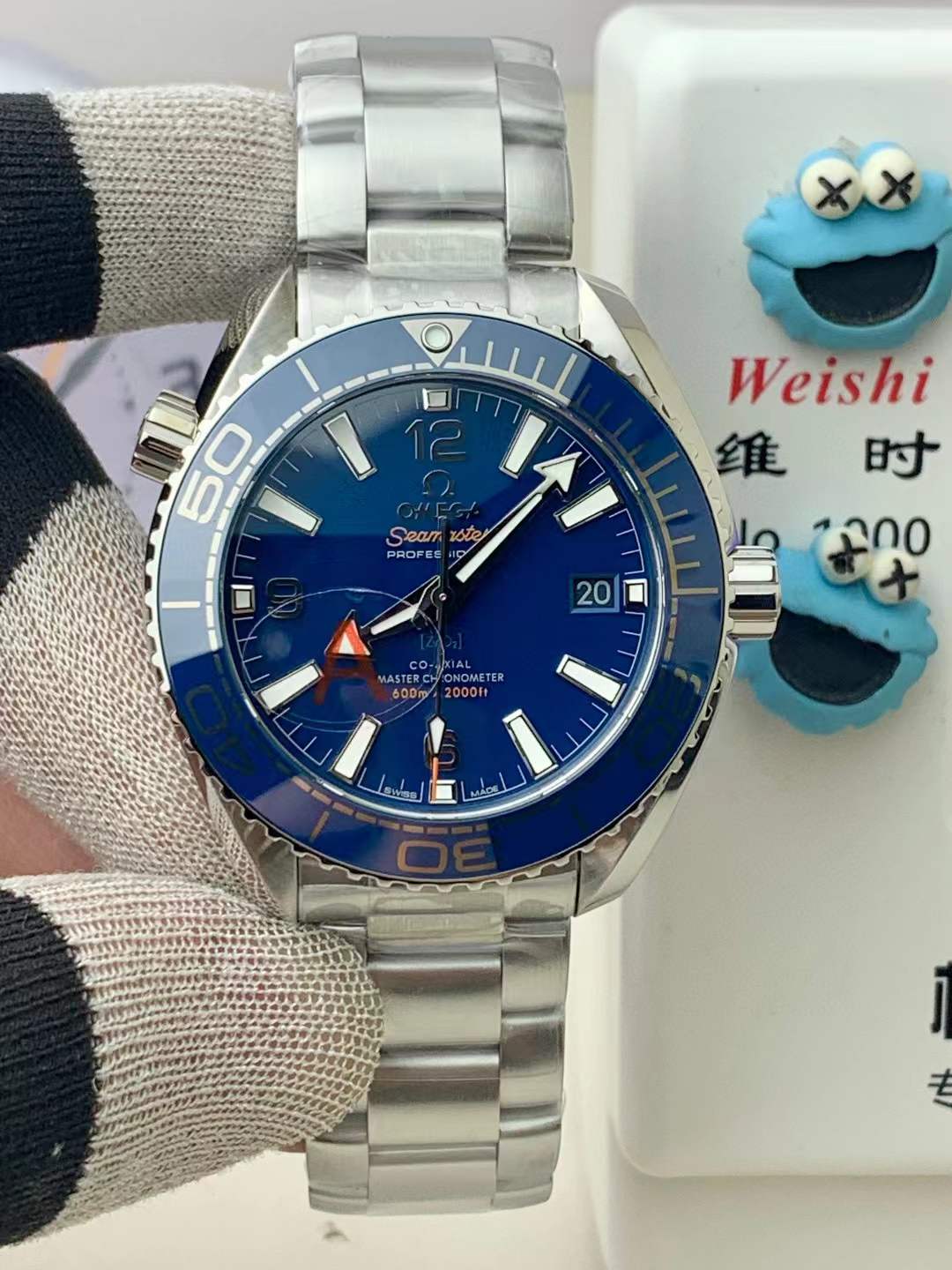 vsf-16104-1c861bcec8-2026-05-08_110728_129 VS Factory Omega Seamaster Planet Ocean 600M GMT Blue Dial (215.30.44.22.03.001) 1:1 Super Clone – DD8906 Movement – Bild 1