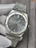 VSF Royal Oak 15510ST grey Grande Tapisserie dial angled view