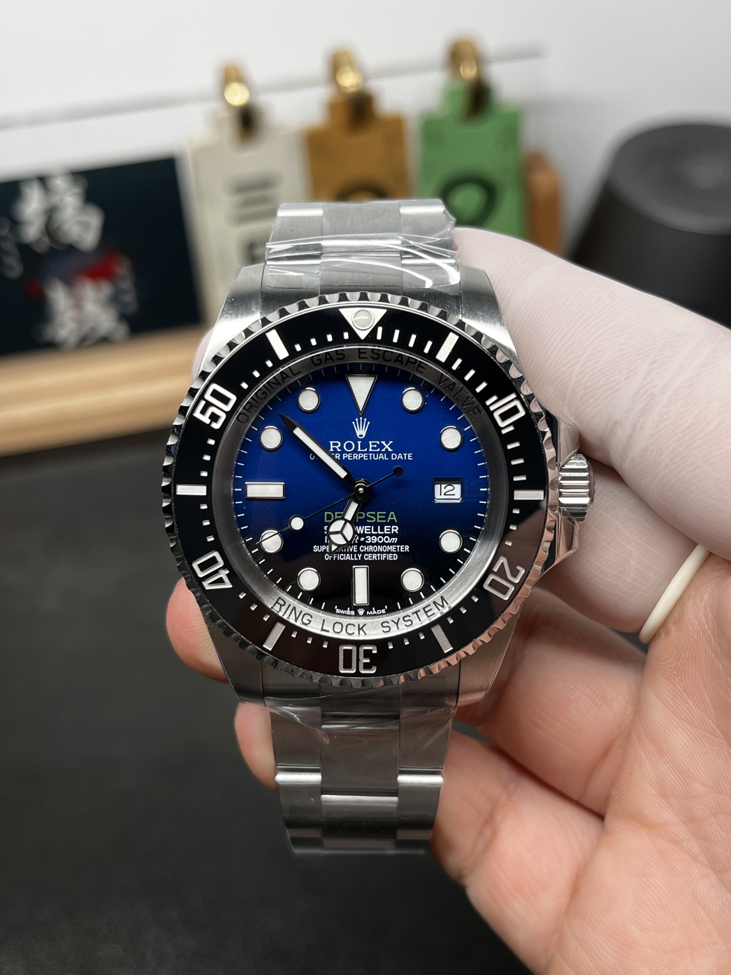 i1772996271939_7429_0_0 VS Factory Rolex Deepsea 126660 44mm Gradient Blue Dial 1:1 Super Clone – DD3235 Movement – Bild 1