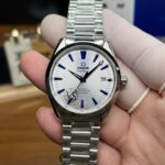VS Factory Omega Seamaster Aqua Terra 150M 39.2mm Silver Dial Blued Hour Markers and Hands Smooth Bezel (2503.33.00) 1:1 Super Clone – DD2500 Movement