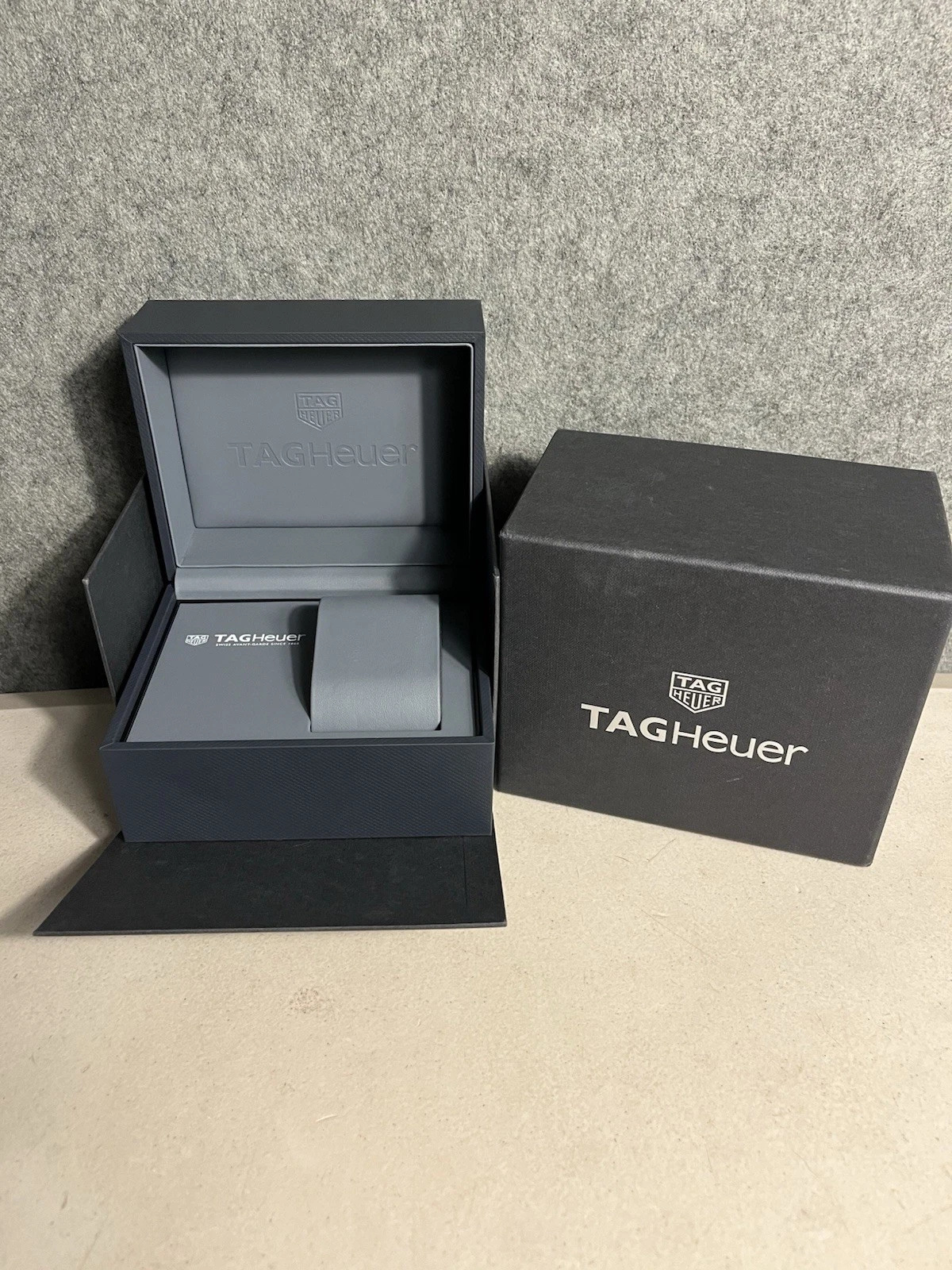 TAG Heuer Watch Box Set Detail 01 TAG Heuer Watch Box Set - high-resolution detail view 1 of 8
