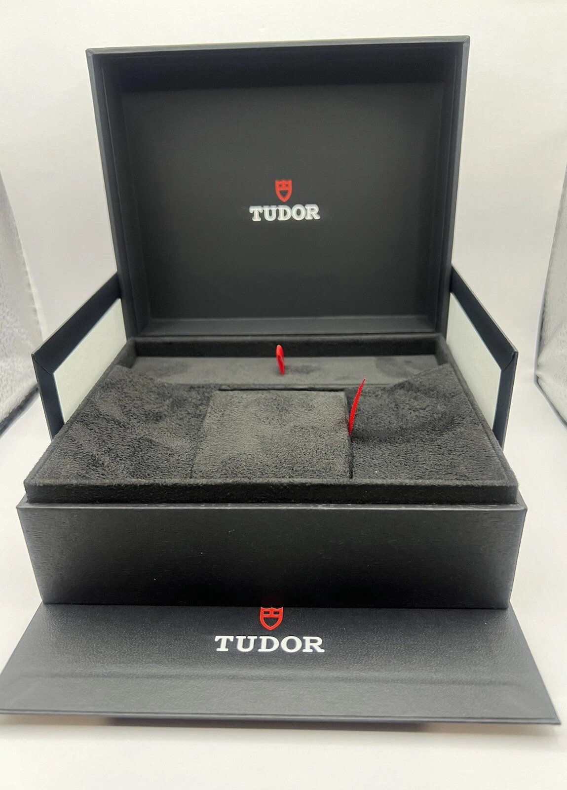 Tudor Watch Box Set Detail 01 Tudor Watch Box Set - high-resolution detail view 1 of 8