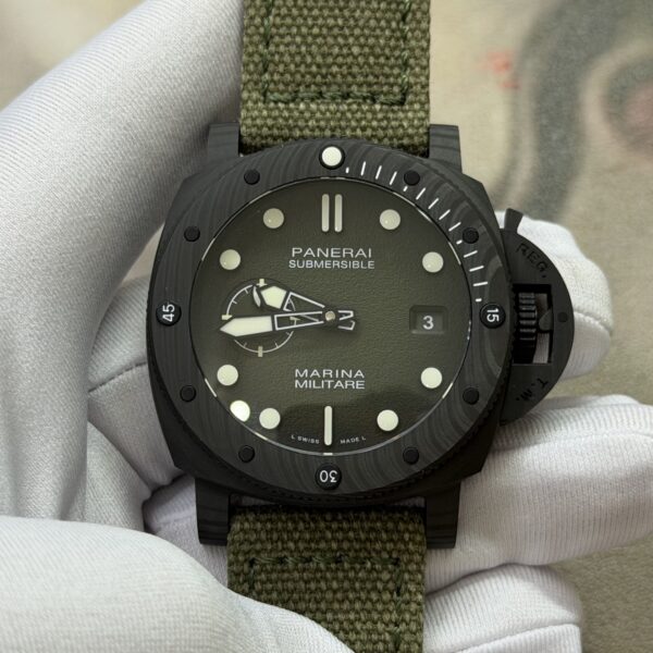 VSF Panerai PAM01698 dial close-up