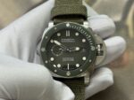 VSF Panerai PAM01697 dial close-up