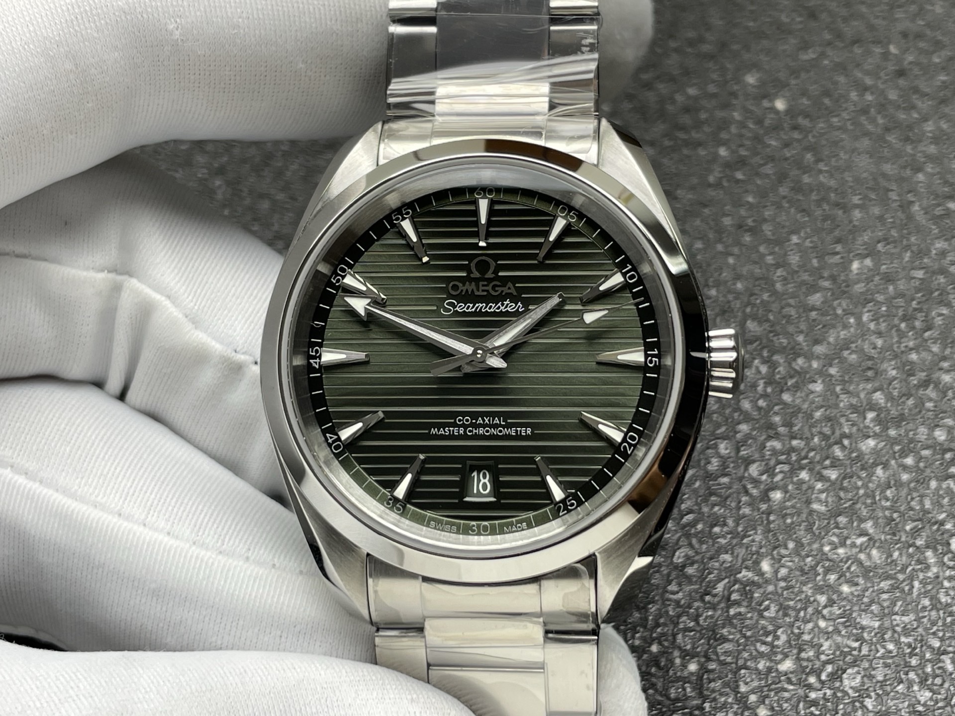VSF Omega Aqua Terra 38mm green teak dial with 6 o'clock date window